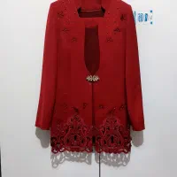 چندعدد لباس زنانه|لباس|زاینده رود, |دیوار