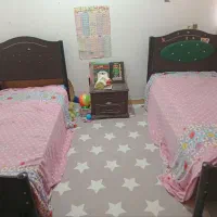 تخت خواب ومیزواینه