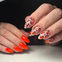 کاشت ناخن‌ ۳۵۰ تومان