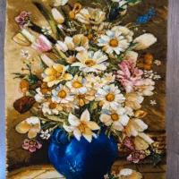 تابلو فرش دست بافت با گلدان آبی وگلهای زنبق