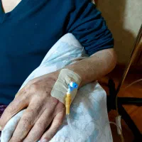 سرم تراپی و تزریقات و پانسمان نوین در منزل|خدمات آرایشگری و زیبایی|پرند, فاز ۲|دیوار