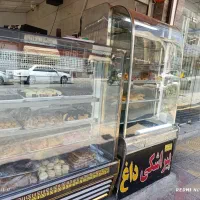 فروشنده برای شیرینی فروشی