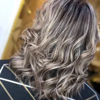 آرایشگری|خدمات آرایشگری و زیبایی|اراک, |دیوار