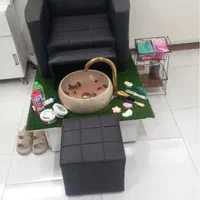 اجاره لاین ناخن و مژه و پدیکور|اجارهٔ دفتر کار، اتاق اداری، مطب|مشهد, شهرک رازی (شهرک غرب)|دیوار