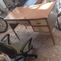 میز ۳کشاب و صندلی