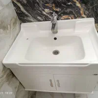 روشویی کابینت دار ضد آب/ در حد نو|لوازم سرویس بهداشتی|بروجرد, |دیوار