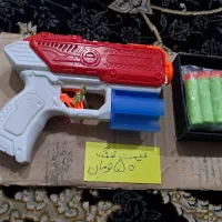 مقداری اسباب بازی بفروش میرسد