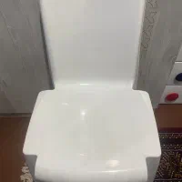 دوعدد صندلی پلاستیکی