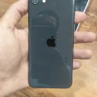 اپل iPhone SE (2020) با حافظهٔ ۱۲۸ گیگابایت