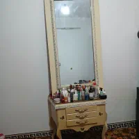 آیینه آرایشی|آینه|ساری, |دیوار