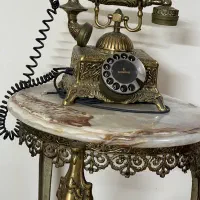 میز تلفن برنجی