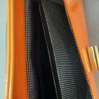 تعدادی کیف و لباس و کفش|کیف، کفش، کمربند|پاکدشت, پاکدشت (مامازند)|دیوار