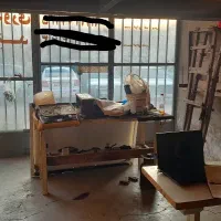 مغازه بالاتر از فرزانه روبروی هلال احمر داخل گاراژ|اجارهٔ مغازه و غرفه|رشت, فرزانه|دیوار