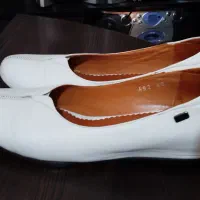 یک عدد کفش چرم