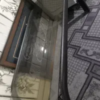 میز عسلی تمیز در حد فروشی