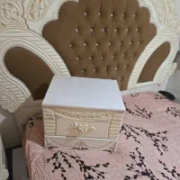 تخت و میزآرایش