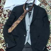 کت،جلیقه،پیراهن سفیدوکروات