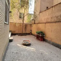 ۵۷ متر دو خوابه با ۵۰ متر حیاط اختصاصی|فروش آپارتمان|تهران, بهار|دیوار