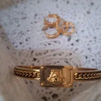 دستبند ورساچ و دو عدد گوشواره