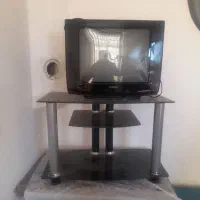 تلویزیون ومیز