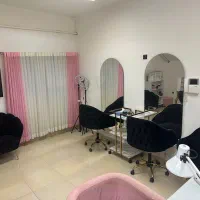 اجاره  صندلی ومیز ناخن و پدیکور در لاکانی|اجارهٔ دفتر کار، اتاق اداری، مطب|رشت, لاکانی|دیوار