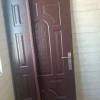 درب واحد قهوه‌ای سوخته