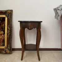 فروش فوری میز‌ چوبی شیک تمیز و مرتب