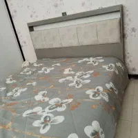 تخت دونفره