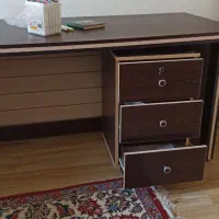 میز تحریر. میز کار اداری