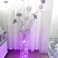 یک عدد چراغ خواب تمام آلمینیوم با نور ال ای دی