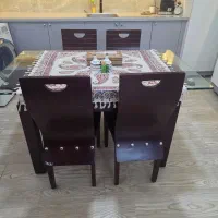 میز ناهارخوری ۶نفره اما با چهارتا صندلی