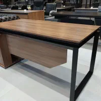 میز مدیریتی‌ و اداری برند matex و صندلی گردان t600