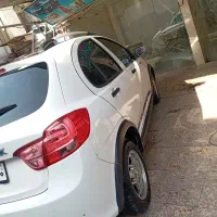 کوئیک R ۱۴۰۰ عروسک