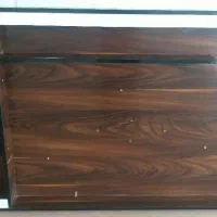 تخته تلوزیون روی دیوار