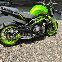 بنلی ۳۰۰جفت سیلندر درحد