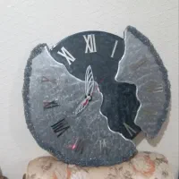 ساعت رزینی مشکی وساعت دفرمه نقره ای|ساعت دیواری و تزئینی|شاهین‌شهر, شهرک گلدیس|دیوار