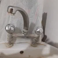 روشویی باشیر سالم با پایه ۱۸۰۰