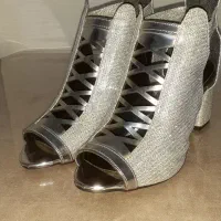 کفش مجلسی|کیف، کفش، کمربند|رباط‌کریم, مسکن مهر آبشناسان|دیوار