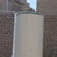 یک آبگرمکن ایستاده