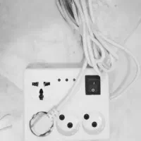 محافظ برق خانگی
