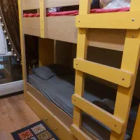 تخت دوطبقه وکمد میز