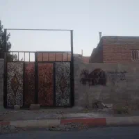 ملک چهار دیواری بر خیابان