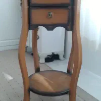 میز تلفن سالم وتمیز مصلی