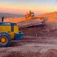 بلدوزر کوماتسو ۶۵ درجه یک