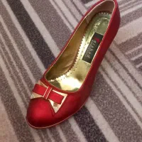 کفش|کیف، کفش، کمربند|تربت جام, میان جام|دیوار