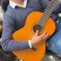 سوپرایز تلفنی خاص با اجرای زنده گیتار