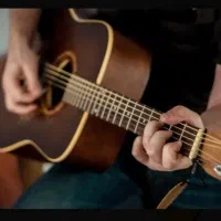 آموزش گیتار (خانم ها و کودکان) ۵۰۰ هزار