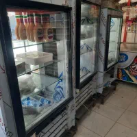 ۱عدد ویترین ۱ عدد یخچال فریزر و۱ عدد یخچال در حدنو