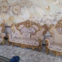 مبلمان سلطنتی9نفره همراه میز عسلی وشیشه کاور محافظ