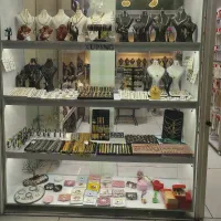 ویترین ۴ طبقه mdf در حد نو